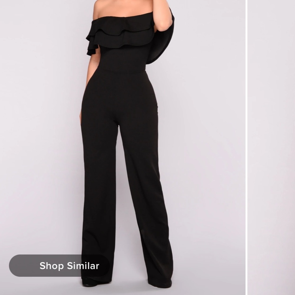 Ruffle jumpsuit. Fashion nova. Brand new. Size M